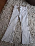 Hema Witte Flared Spijkerbroek met knoopsluiting  mt 116, Broek, Meisje, Ophalen of Verzenden, Zo goed als nieuw
