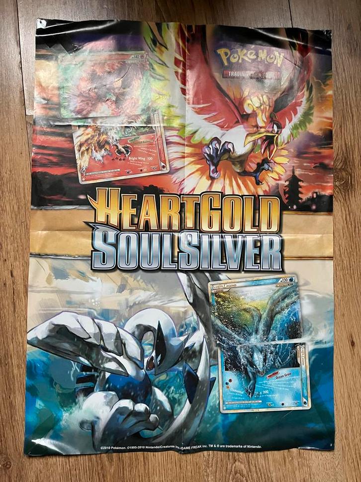 Pokemon Lugia Ho-Oh Poster - Heartgold Soulsilver 2010, Hobby en Vrije tijd, Verzamelkaartspellen | Pokémon, Gebruikt, Overige typen