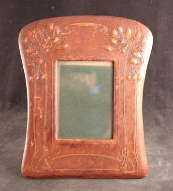 Lederen Art Nouveau fotolijst  beschikbaar voor biedingen