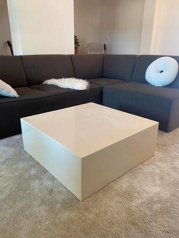 Design Polyester salontafel jaren 70 beschikbaar voor biedingen