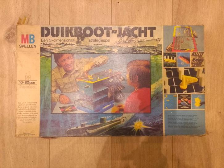 Duikboot-Jacht, vintage MB spel uit 1976, Hobby en Vrije tijd, Gezelschapsspellen | Bordspellen, Gebruikt, Een of twee spelers