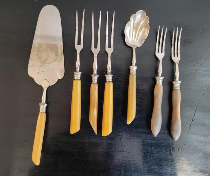 Antieke set (7 dlg) benen / hoornen vorkjes, taartschep, Antiek en Kunst, Antiek | Bestek, Ophalen of Verzenden