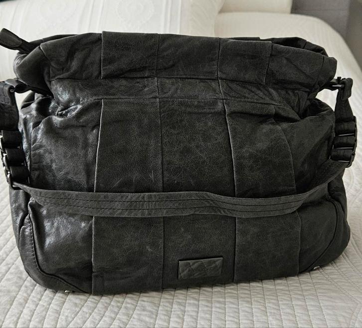 Kipling tas - leer - nieuw, Sieraden, Tassen en Uiterlijk, Tassen | Schoudertassen, Nieuw, Kipling, Zwart, Leer, Ophalen of Verzenden