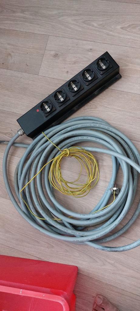 Bijzonder Stroomkabel+StekkerBlok, Audio, Tv en Foto, Audiokabels en Televisiekabels, Zo goed als nieuw, Overige kabels, Ophalen
