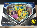 Pikachu V Box, Hobby en Vrije tijd, Verzamelkaartspellen | Pokémon, Ophalen of Verzenden, Losse kaart, Zo goed als nieuw