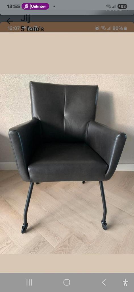Prachtig lederen eetkamer fauteuils  zwart met skate wieltje, Huis en Inrichting, Stoelen, Zo goed als nieuw, Vier, Leer, Zwart