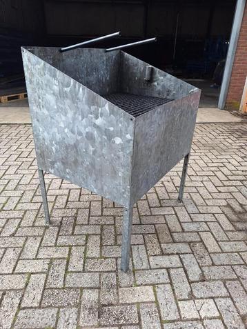 olieopvangbak staand  beschikbaar voor biedingen