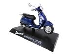 59903: Vespa Granturismo - 2003 - Atlas 1:18, Hobby en Vrije tijd, Modelauto's | 1:18, Nieuw, Ophalen of Verzenden, Motor, Bachsatztstr. 54 D 72131 Ofterdingen, Germany