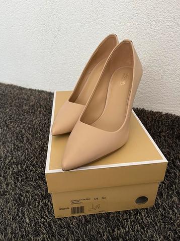 Michael kors Beige pumps beschikbaar voor biedingen