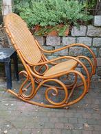 Antieke bentwood schommelstoel in thonet stijl in topstaat., Ophalen