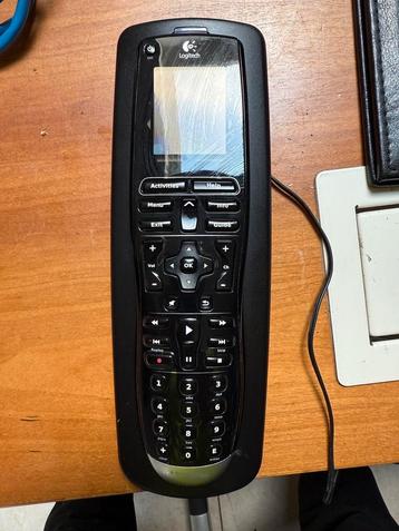 logitech universele afstandsbediening met oplaadstation beschikbaar voor biedingen