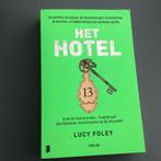 Lucy Foley - Het hotel, Ophalen of Verzenden, Zo goed als nieuw, Lucy Foley