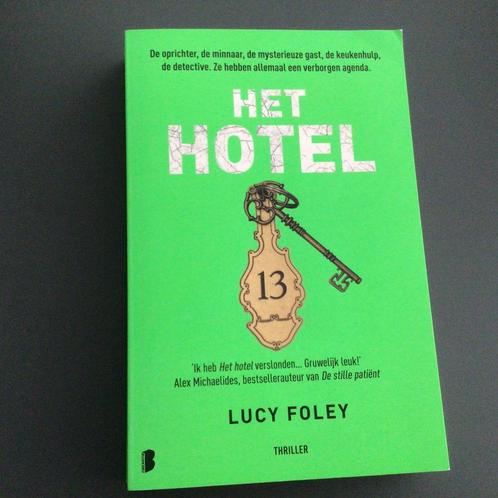 Lucy Foley - Het hotel, Boeken, Thrillers, Zo goed als nieuw, Ophalen of Verzenden