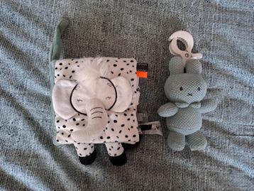 Wandelwagen Speelgoedset - Knuffelboek & Hanger beschikbaar voor biedingen
