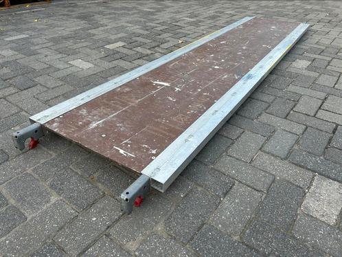 Layher ALU Rolsteiger - Doorbouwplatform 285cm, Doe-het-zelf en Verbouw, Steigers, Zo goed als nieuw, Rolsteiger of Kamersteiger