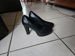 Mooie damespumps maat 44, Kleding | Dames, Schoenen, Ophalen of Verzenden, Zo goed als nieuw, Zwart