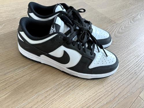 Nike Dunk Low Black White Panda 41 unisex, Kleding | Heren, Schoenen, Zo goed als nieuw, Sneakers of Gympen, Overige kleuren, Ophalen of Verzenden