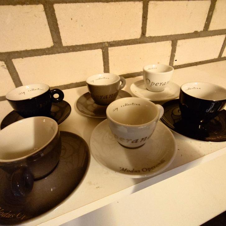 Illy Collection 2000 "Modus Operandi" Espresso Kopjes, Huis en Inrichting, Keuken | Servies, Gebruikt, Kop(pen) en/of Schotel(s)