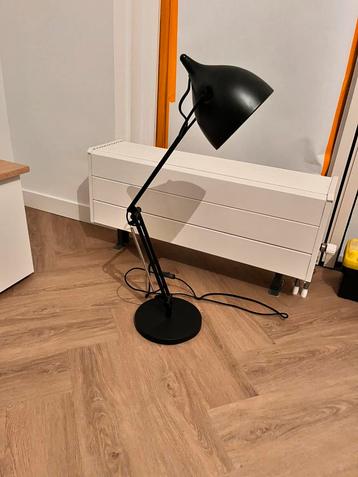 Mooie zwarte designlamp – ca. 80 cm hoog beschikbaar voor biedingen
