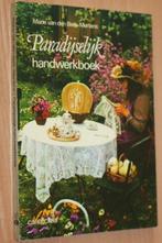 Paradijselijk handwerkboek  c067, Boeken, Ophalen of Verzenden, Gelezen, Breien en Haken