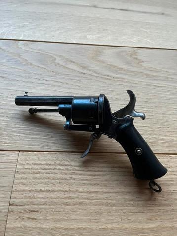 Antieke onklaar gemaakte lefaucheux revolver pistool geweer beschikbaar voor biedingen