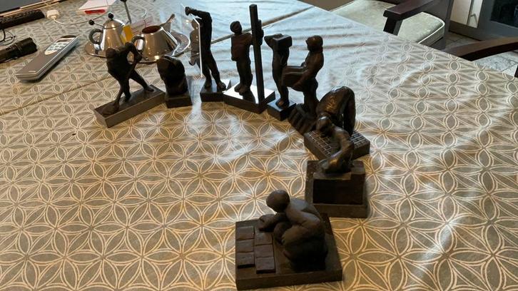 Bronzen bouwvak beeldjes van marlies noordkamp, Antiek en Kunst, Antiek | Koper en Brons, Brons, Ophalen