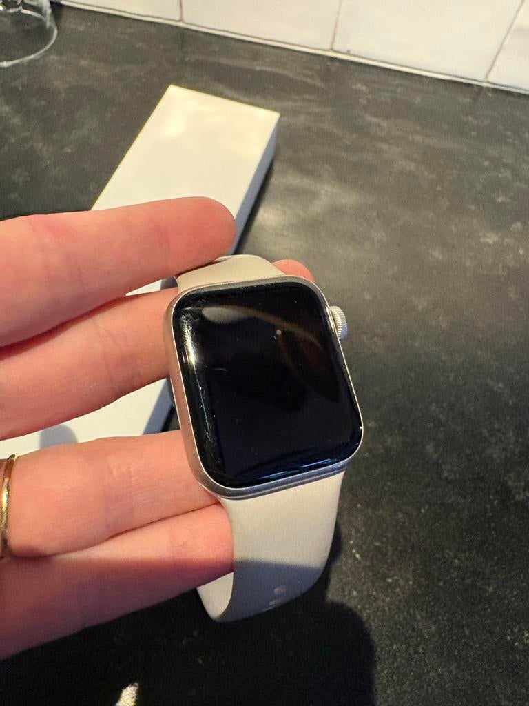 Apple Watch SE 2e Generatie - Zo goed als nieuw, IOS, Ophalen of Verzenden, Zo goed als nieuw, Hoogte