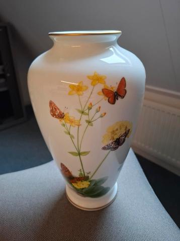 Franklin Porcelain 'Alpine Butterfly' Vaas beschikbaar voor biedingen