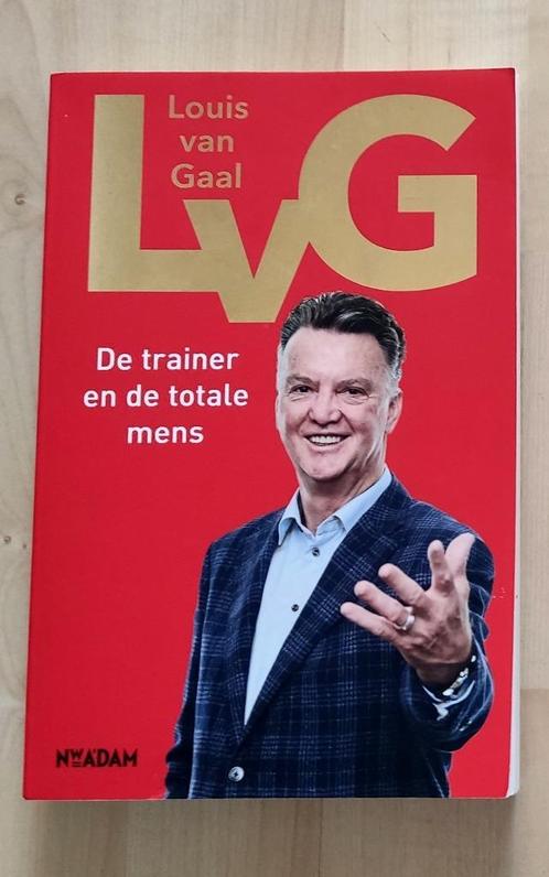 Louis van Gaal De trainer en de Totale Mens, Boeken, Biografieën, Zo goed als nieuw, Sport, Ophalen of Verzenden
