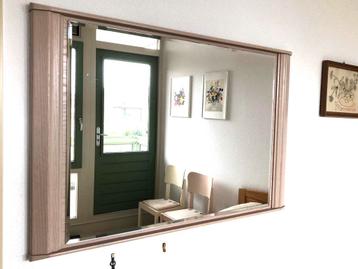Wandspiegel slaapkamer beschikbaar voor biedingen
