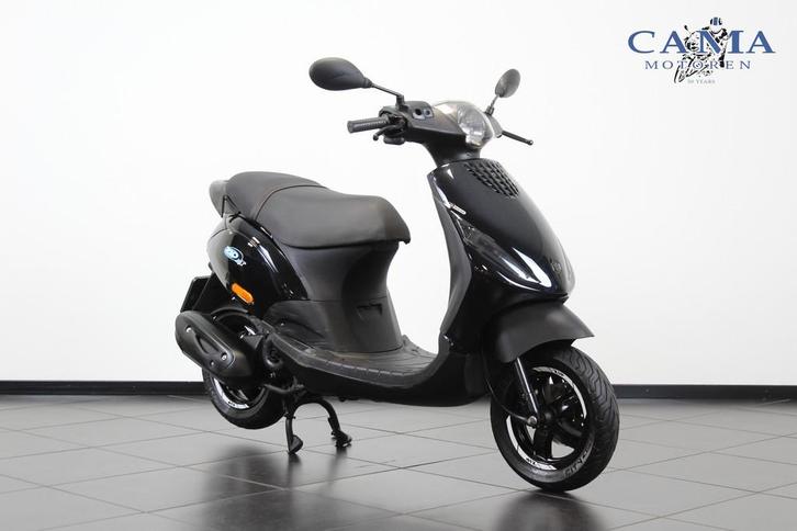 Piaggio Zip BROM (bj 2018), Fietsen en Brommers, Scooters | Piaggio, Gebruikt, Zip