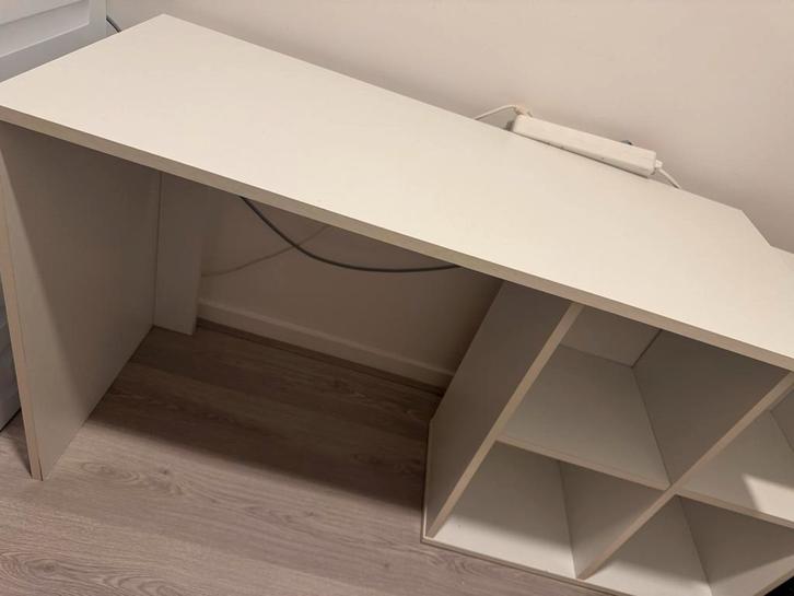 Witte Bureau,  MEENEEM PRIJS!!, Huis en Inrichting, Bureaus, Zo goed als nieuw, Bureau, Ophalen of Verzenden