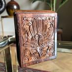 Houtgesneden sigaretten doosje, Antiek en Kunst, Kunst | Beelden en Houtsnijwerken, Ophalen of Verzenden