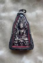 Prachtig erg oud Boeddha amulet in zilveren gegraveerd etui, Ophalen of Verzenden