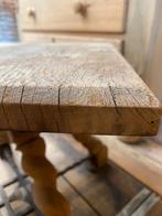 Landelijk tafeltje bijzettafeltje met metaal ornament, Ophalen