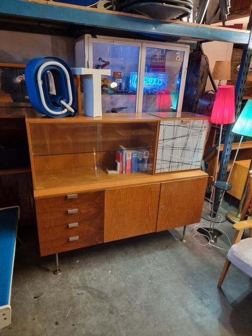 Vinrage wandkast met bar en glazen vitrine jaren 60, Huis en Inrichting, Kasten | Wandmeubels, Gebruikt, Minder dan 100 cm, Minder dan 150 cm
