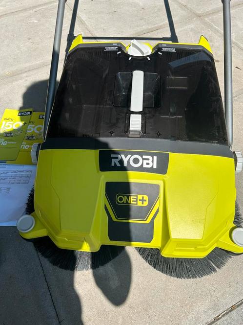 Veegmachine Ryobi, Tuin en Terras, Veegmachines, Zo goed als nieuw, Ophalen