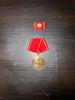 DDR Medaille für treue Dienste in den Kampfgruppen de Arbeit, Postzegels en Munten, Penningen en Medailles, Ophalen of Verzenden