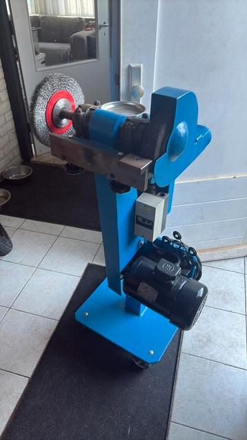 Slijpmachine / polijstmachine 380 volt beschikbaar voor biedingen