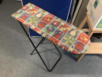 	SPEELGOED Kinderstrijkplankje. Nieuw beschikbaar voor biedingen