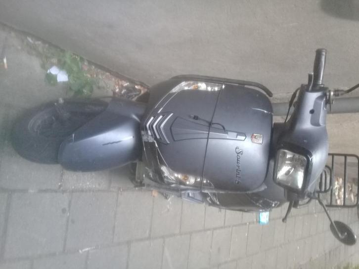 Scooters, Fietsen en Brommers, Snorfietsen en Snorscooters, Gebruikt, Overige merken, Benzine, Ophalen