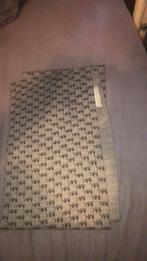 Micheal kors set muts en sjaal, Kleding | Dames, Mutsen, Sjaals en Handschoenen, Micheal kors, Ophalen, Zo goed als nieuw, Sjaal