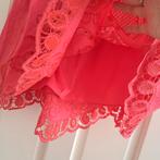 Karen Millen rok met borduursels koraal roze mt 36 art 48886, Kleding | Dames, Rokken, Karen Millen, Karen Millen, ., Ophalen of Verzenden