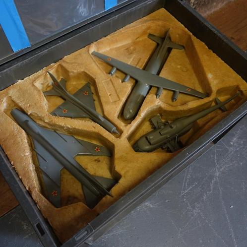 Oude Vliegtuigmodellen Rariteit Decoratie Defensie Vintage, Hobby en Vrije tijd, Modelbouw | Vliegtuigen en Helikopters, Gebruikt