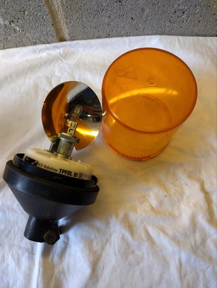 2 maal, Zwaailamp, Lucas K8623 A73000 Amberlamp.24 V / 12 V., Verzamelen, Militaria | Algemeen, Overige soorten, Overige typen