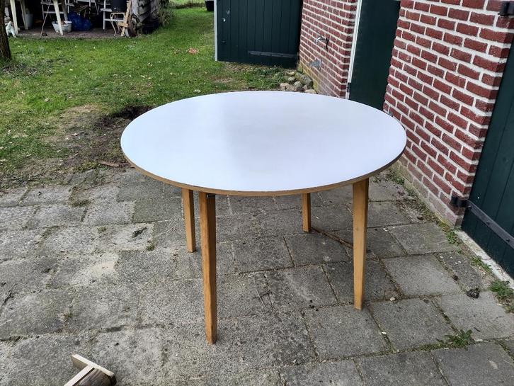 Mooie ronde witte eettafel, Huis en Inrichting, Tafels | Eettafels, Gebruikt, 100 tot 150 cm, 100 tot 150 cm, Vier personen, Rond