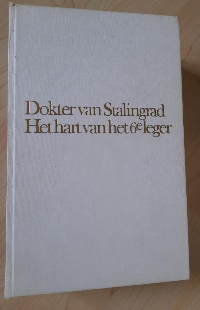 DOKTER VAN STALINGRAD EN HET HART VAN 6E LEGER KONSALIK, Boeken, Romans, Ophalen of Verzenden, Gelezen