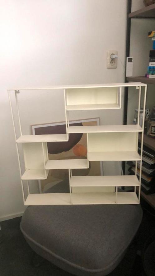 Metalen wandrekje met vakken - wit/creme, Huis en Inrichting, Woonaccessoires | Wanddecoraties, Gebruikt, Ophalen