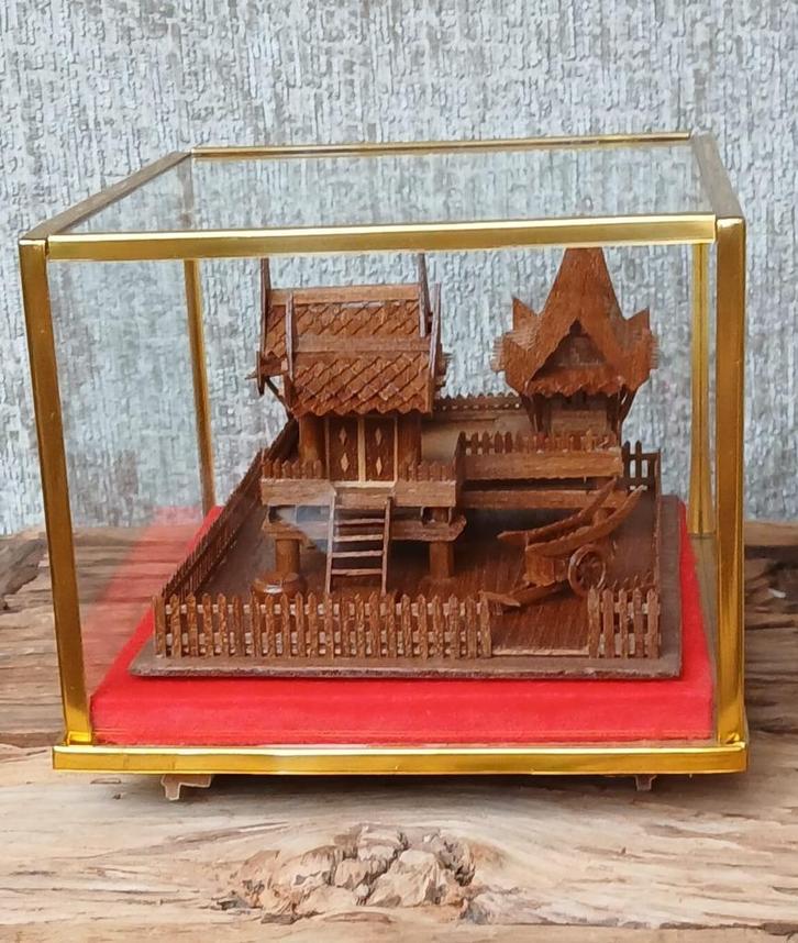 Miniatuur Thailand houtsnijwerk Teakhout Dorp, Antiek en Kunst, Kunst | Niet-Westerse kunst, Ophalen of Verzenden