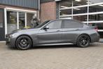 BMW 3-serie 330e M Sport Edition | Lederen bekl € 24.950,0, Auto's, Nieuw, Origineel Nederlands, Zilver of Grijs, 5 stoelen